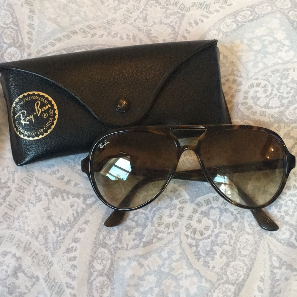 Ray ban sunglasses with case